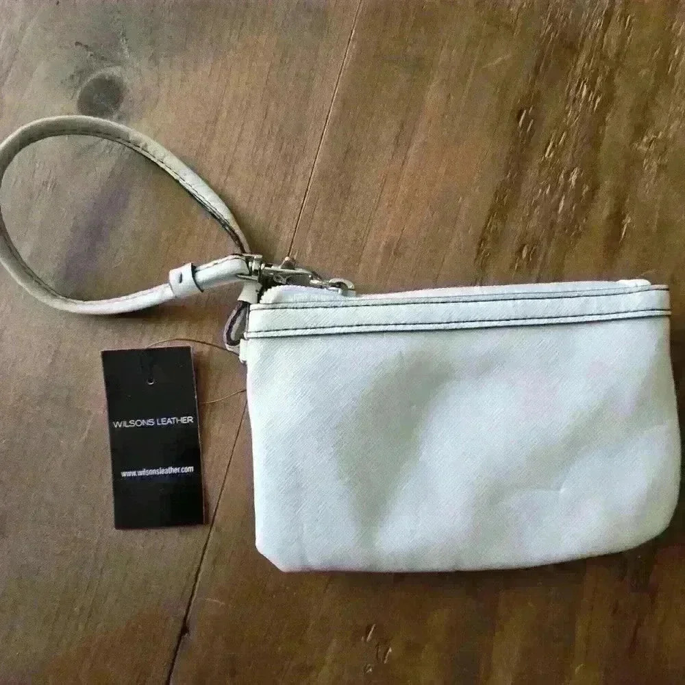 WILSONS LEATHER wristlet white brand new